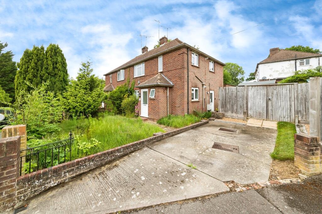 Main image of property: Elizabeth Crescent, East Grinstead