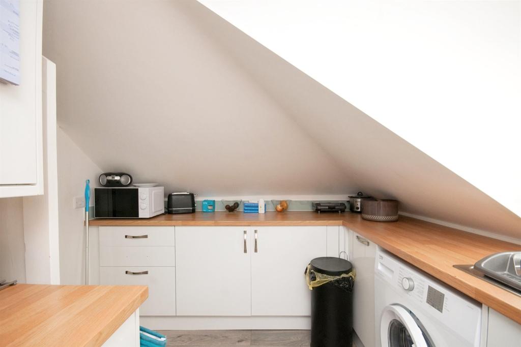 1 bedroom flat for sale in Lismore Road, Eastbourne, BN21