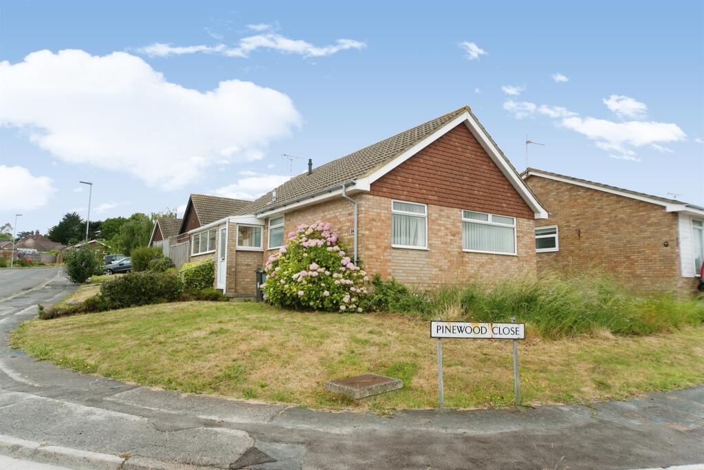 2 bedroom detached bungalow for sale in Pinewood Close, Eastbourne, BN22