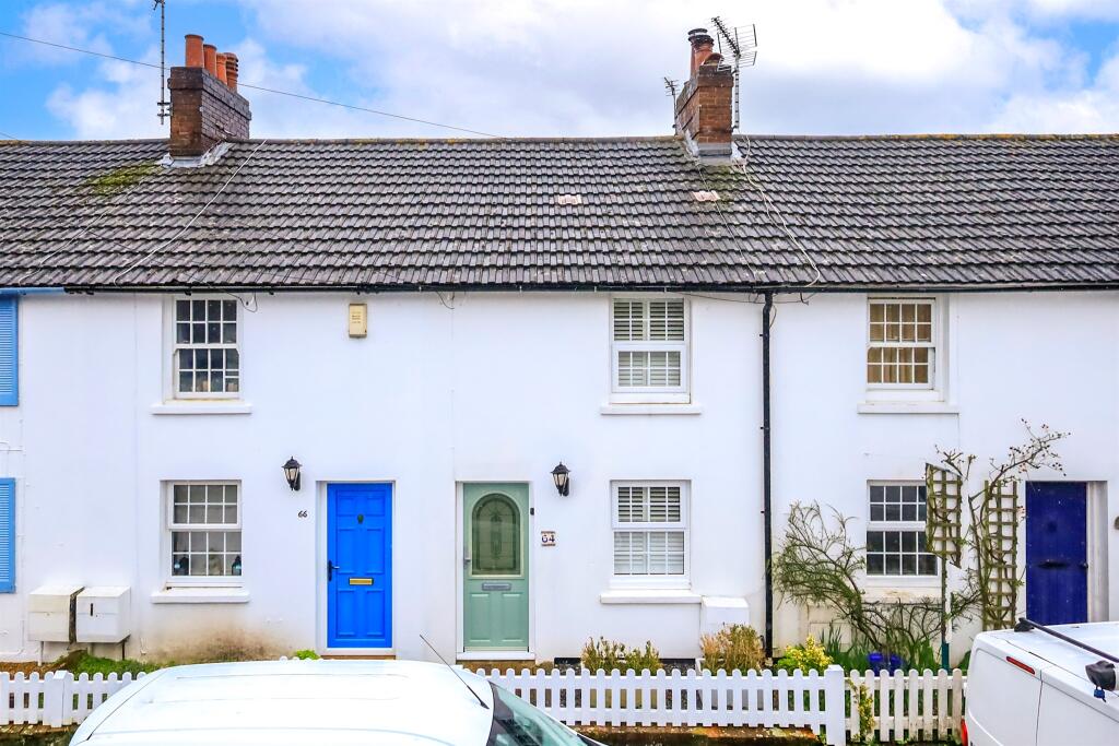 2 bedroom cottage for sale in Church Street, Willingdon, Eastbourne, BN22