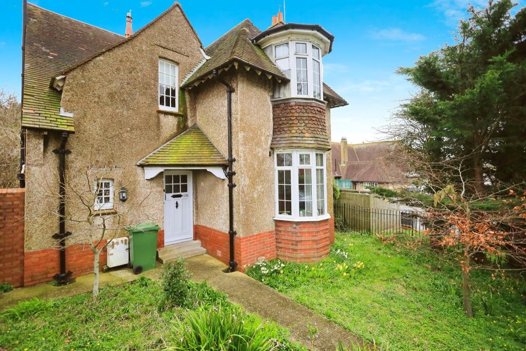 3 bedroom detached house for sale in Brodrick Road, Eastbourne, BN22