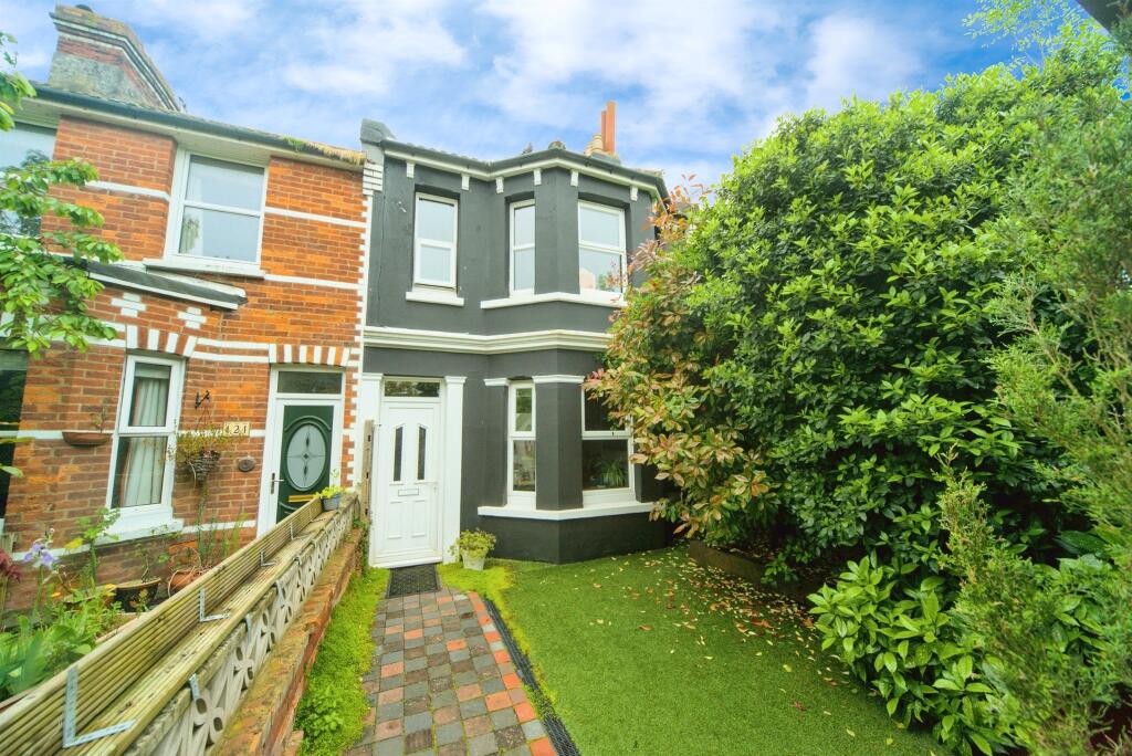 3 bedroom terraced house for sale in Willingdon Road, Eastbourne, BN21