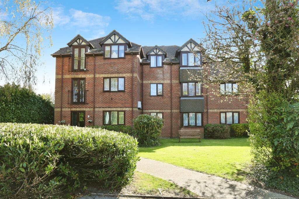 Main image of property: The Crescent, Eastleigh