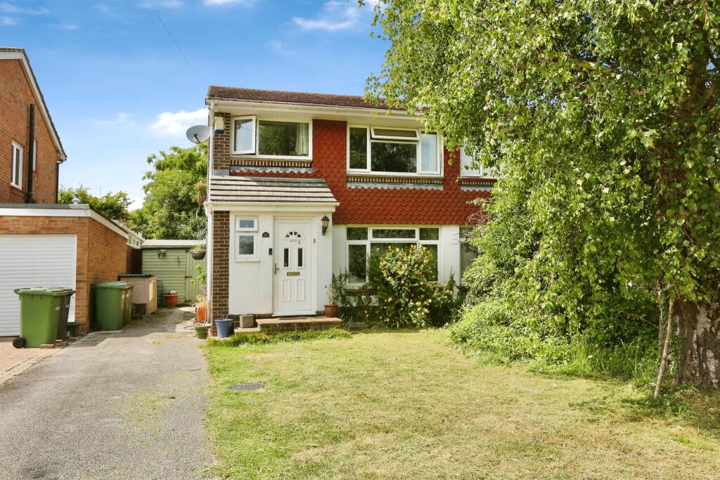 Main image of property: Spring Close, Fair Oak, Eastleigh