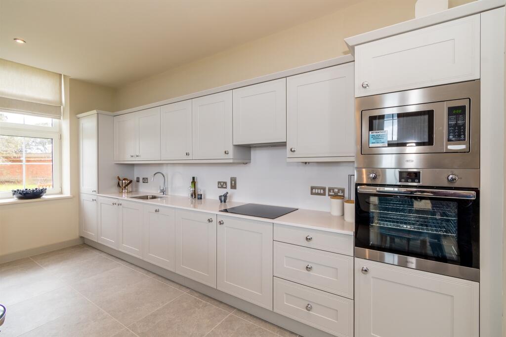 2 bedroom apartment for sale in Wakeley Drive, Gosport, PO12