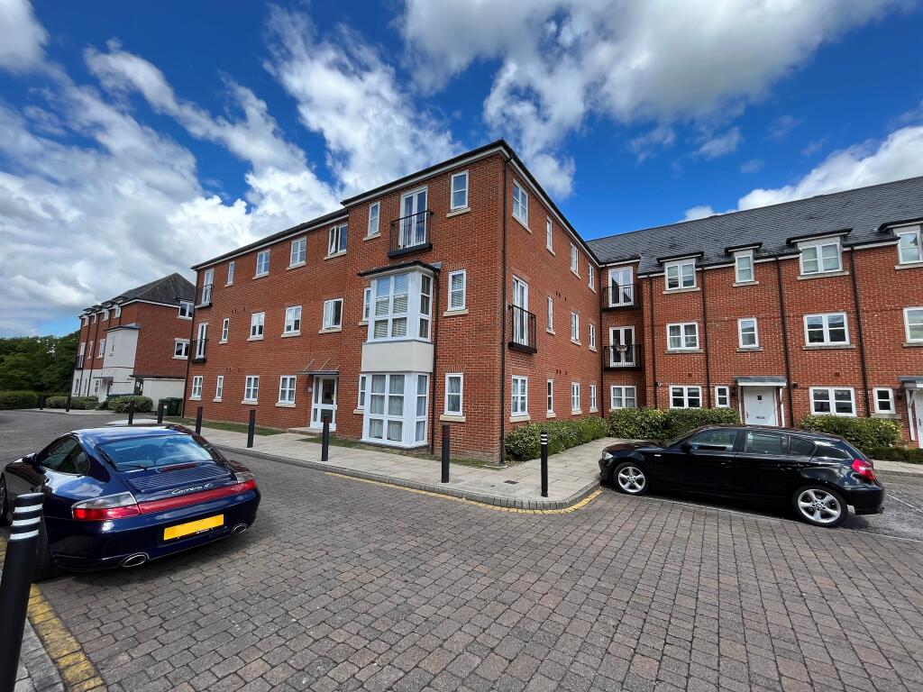 2 bedroom ground floor flat for sale in Consort Mews, Knowle, Fareham, PO17