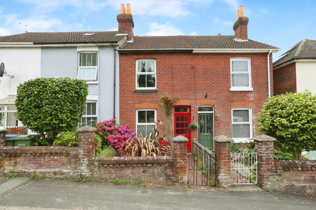 2 bedroom terraced house for sale in North Hill, Fareham, PO16