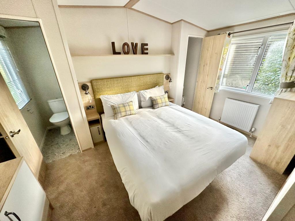2 bedroom lodge for sale in Sandy Balls Estate, Southampton Road