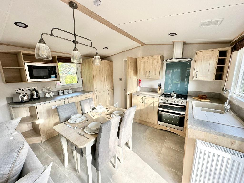 2 bedroom lodge for sale in Sandy Balls Estate, Southampton Road