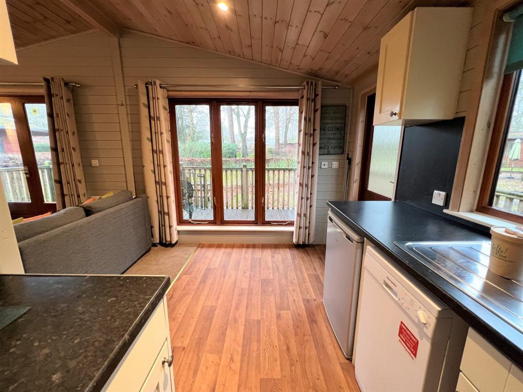 2 bedroom lodge for sale in Sandy Balls, Godshill, Fordingbridge, SP6