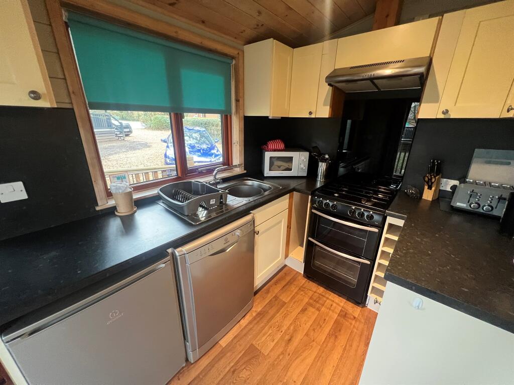 2 bedroom lodge for sale in Sandy Balls, Godshill, Fordingbridge, SP6