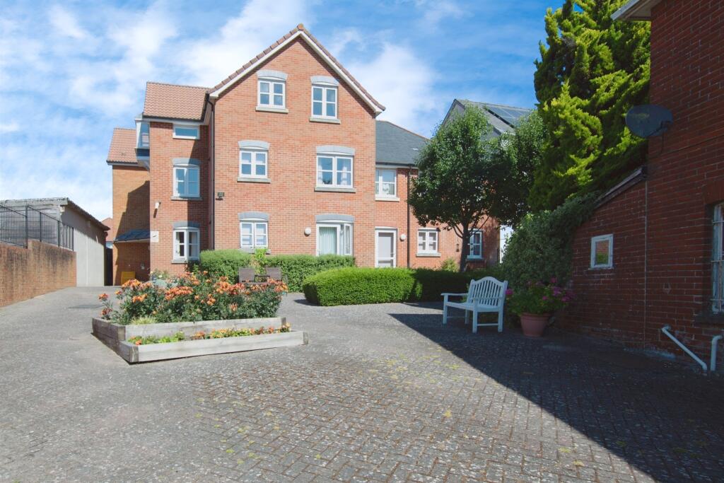 Main image of property: Salisbury Street, Fordingbridge