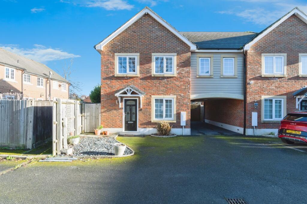 Main image of property: Flaxfields End, Fordingbridge