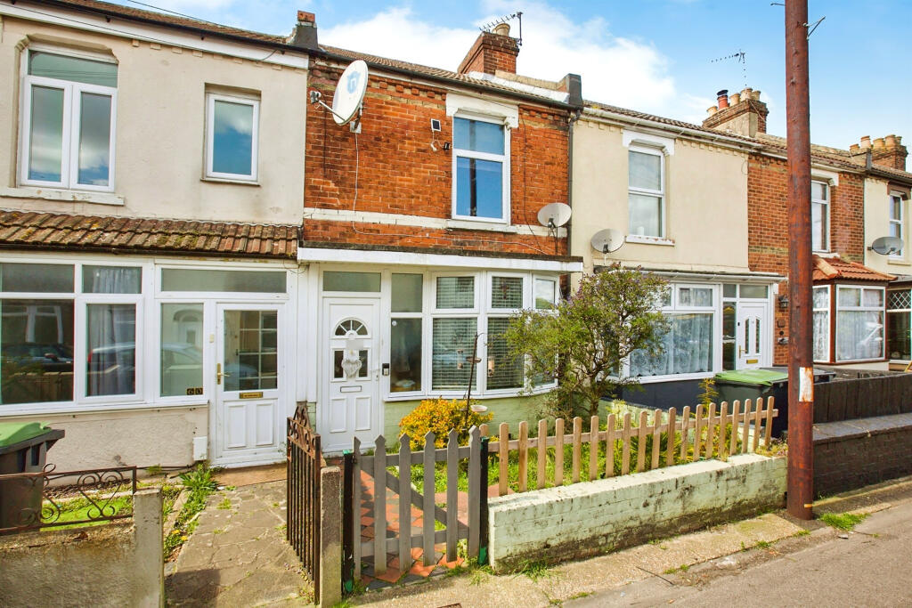 2 bedroom terraced house for sale in Whitworth Road, Gosport, PO12