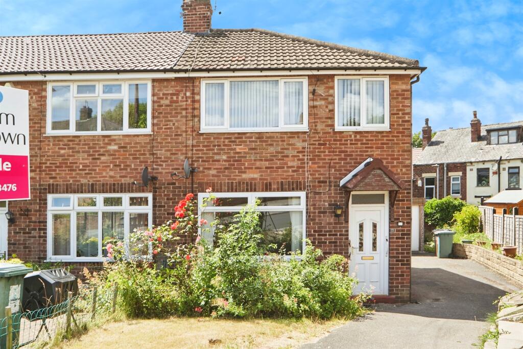 Main image of property: Vesper Way, Leeds