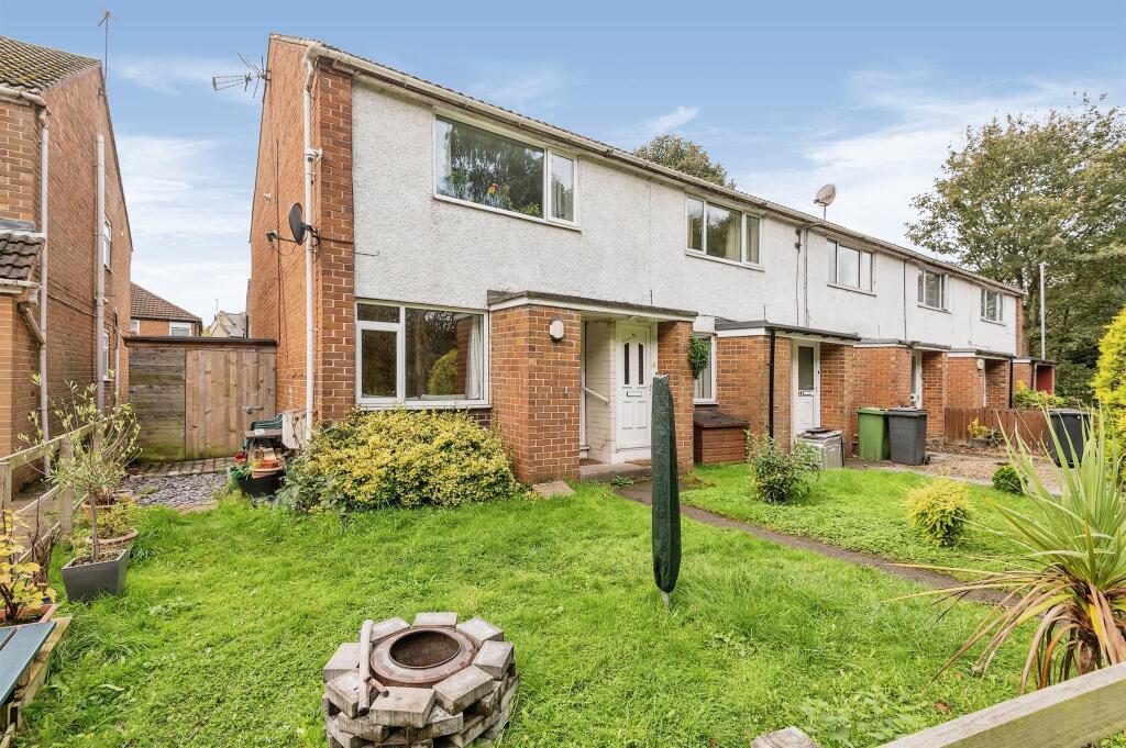 1 bedroom apartment for sale in Salisbury Mews, Horsforth, Leeds, LS18