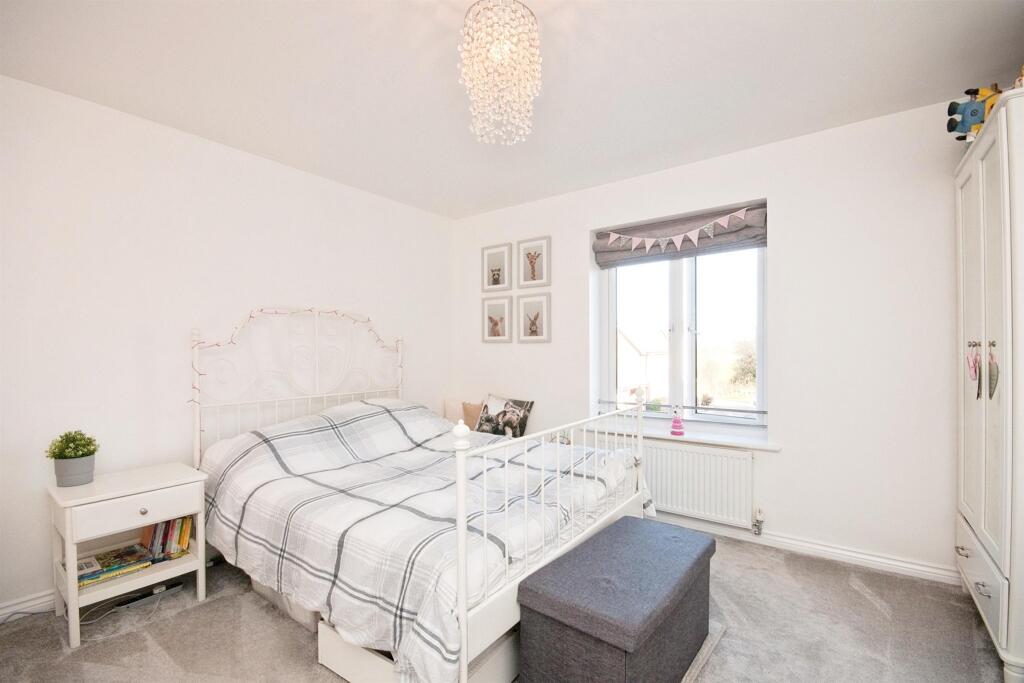 Additional property image - Lundy Walk, Hailsham