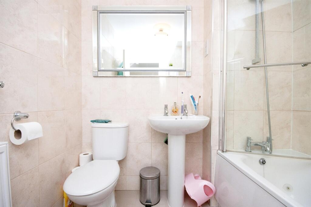 Additional property image - Lundy Walk, Hailsham