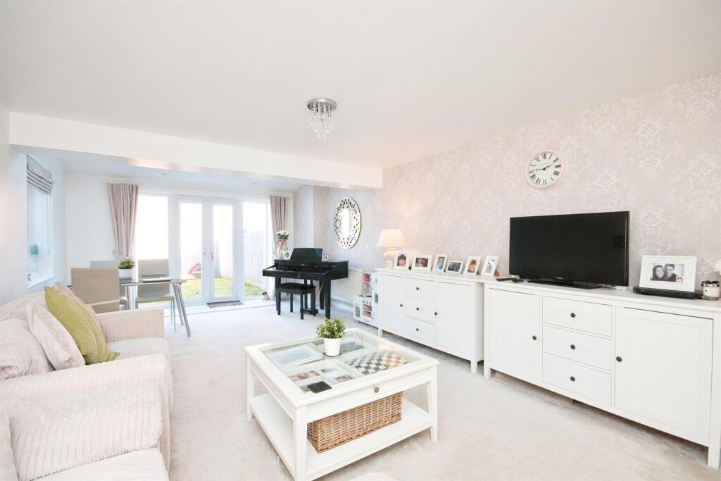 Additional property image - Lundy Walk, Hailsham
