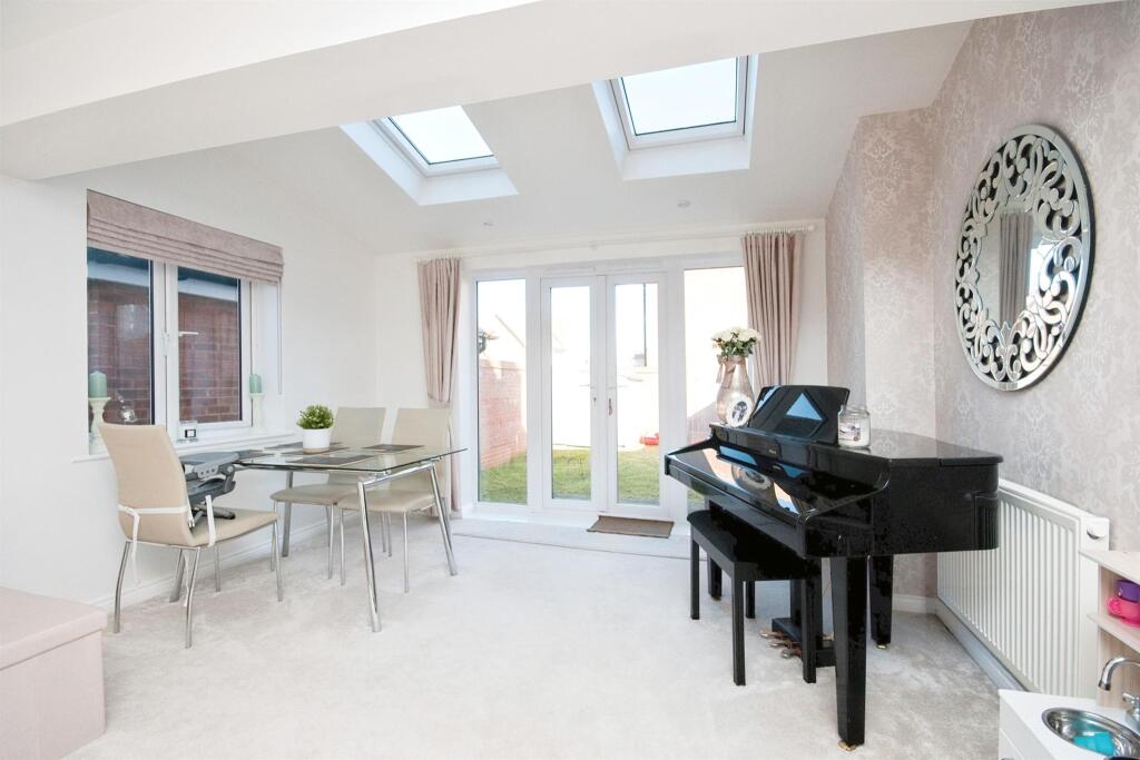 Additional property image - Lundy Walk, Hailsham