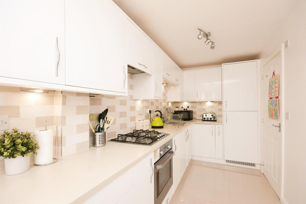 Additional property image - Lundy Walk, Hailsham