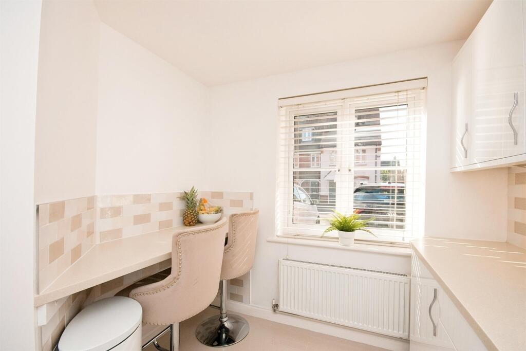 Additional property image - Lundy Walk, Hailsham