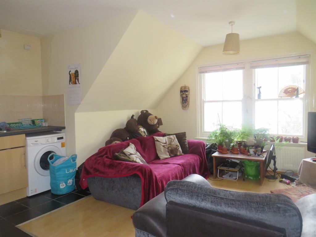 1 bedroom flat for sale in Woodland Vale Road, St. LeonardsOnSea, TN37