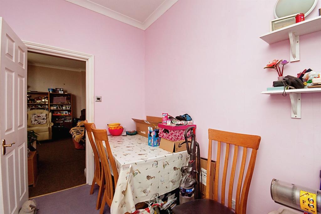 2 bedroom flat for sale in Ashburnham Road, Hastings, TN35