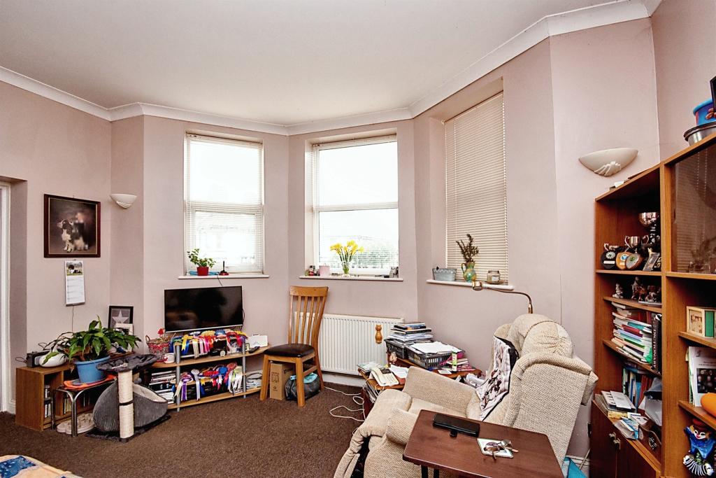 2 bedroom flat for sale in Ashburnham Road, Hastings, TN35