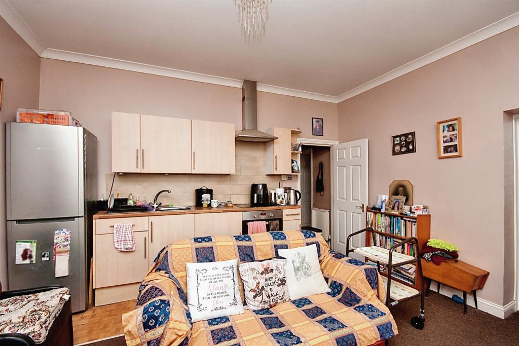 2 bedroom flat for sale in Ashburnham Road, Hastings, TN35