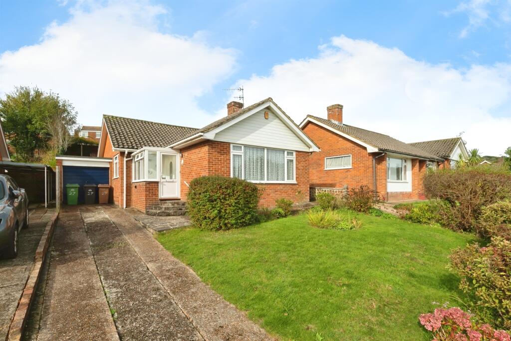2 bedroom detached bungalow for sale in Ashford Road, Hastings, TN34