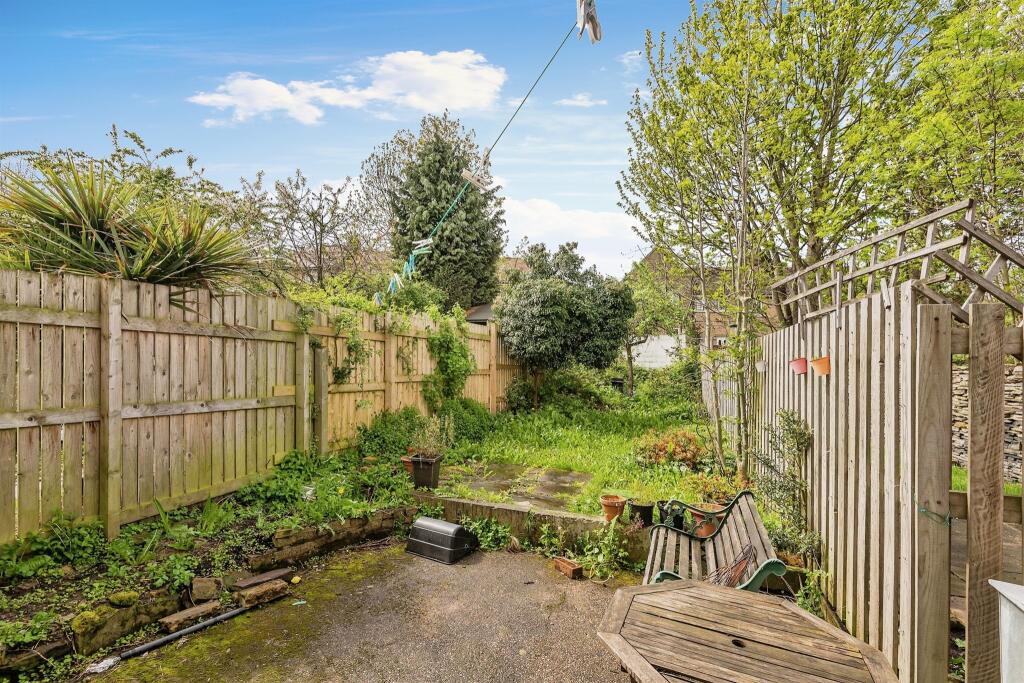 3 bedroom terraced house for sale in Lowerhouses Lane, Longley