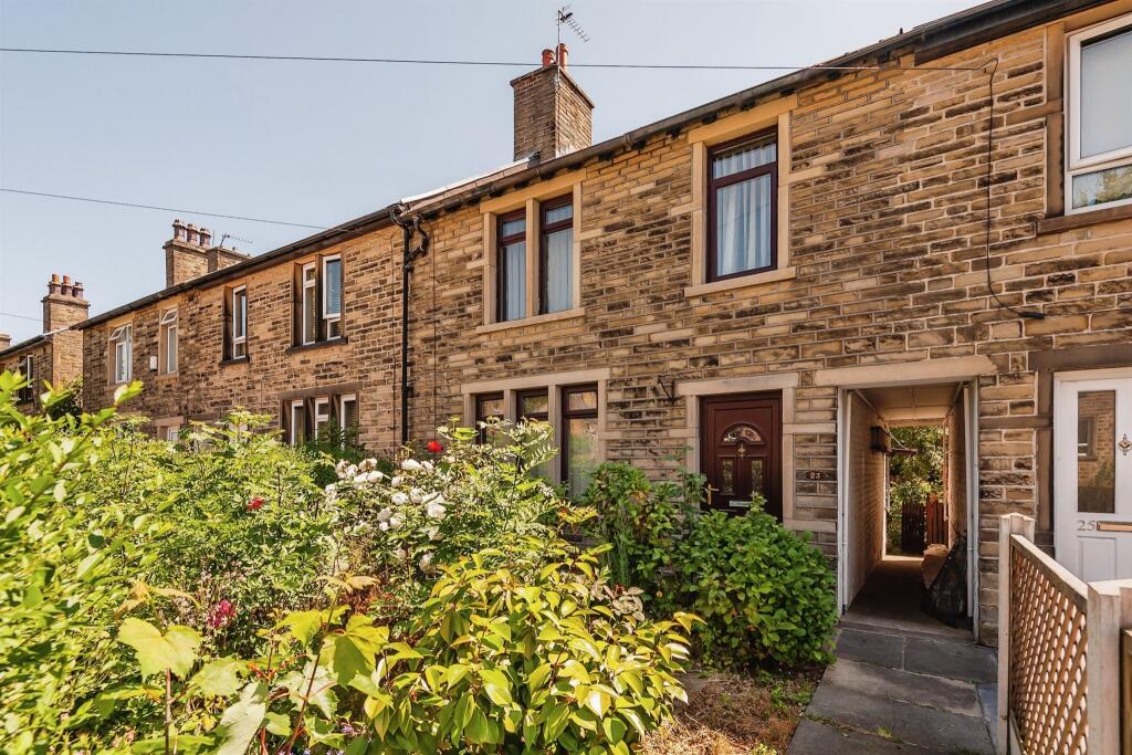 3 bedroom terraced house for sale in Smiths Avenue, Marsh, Huddersfield, HD3