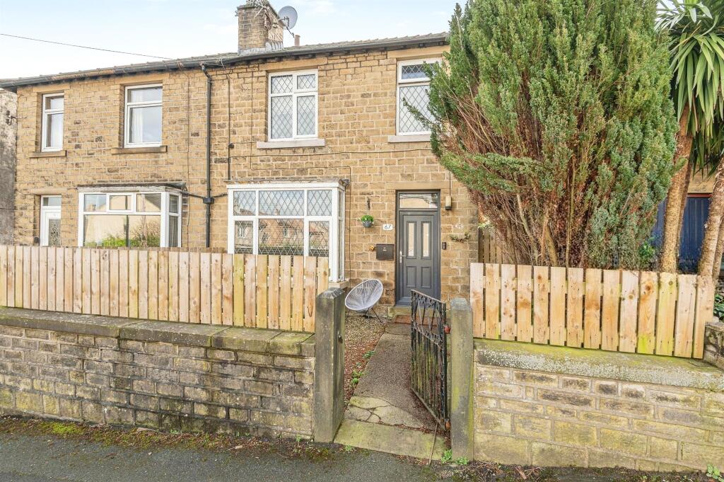 3 bedroom semi-detached house for sale in Southern Road, Cowlersley, Huddersfield, HD4