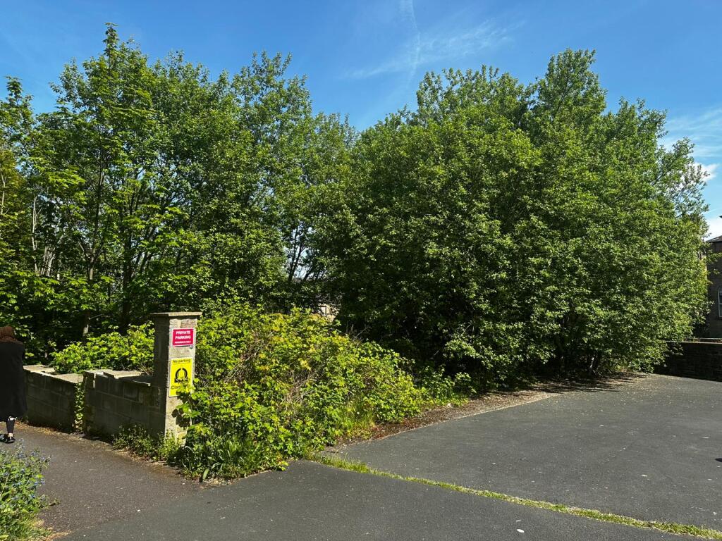 Main image of property: New North Road, Edgerton, Huddersfield
