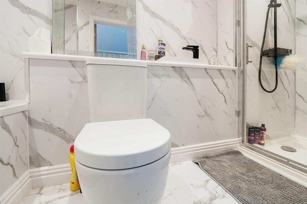 2 bedroom apartment for sale in Lowgate, Hull, HU1