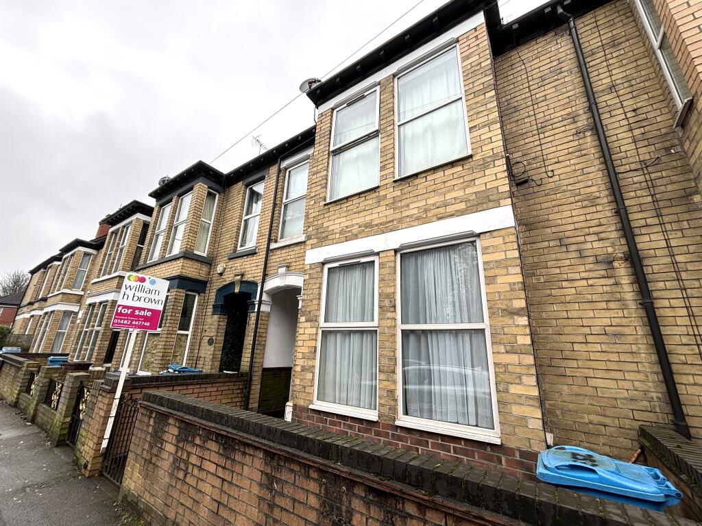 4 bedroom terraced house for sale in Spring Bank West, Hull, HU3
