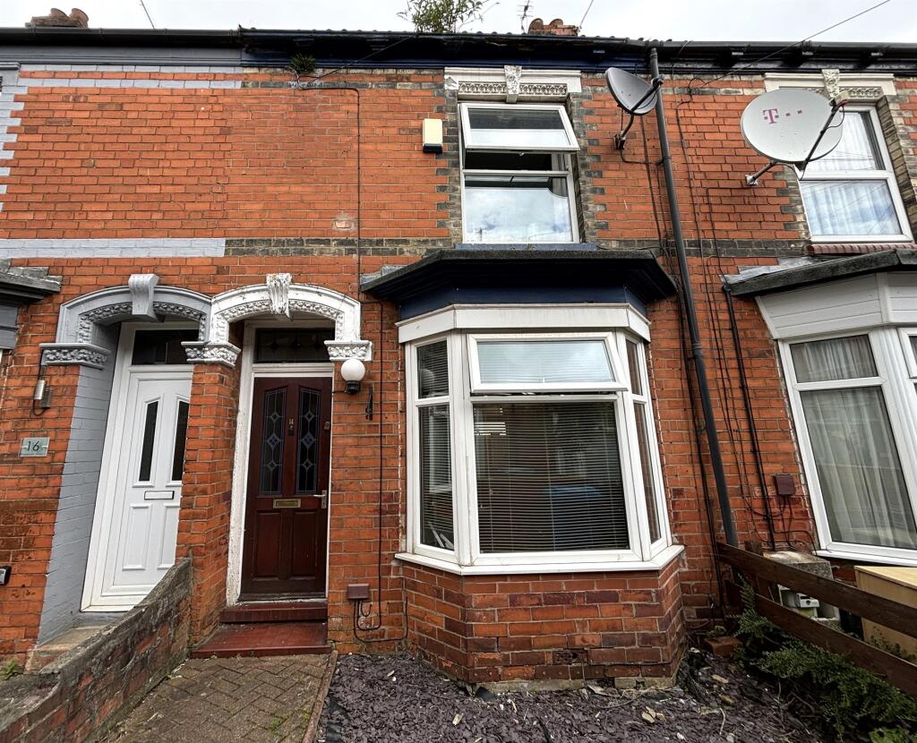 3 bedroom terraced house for sale in Brougham Street, Hull, HU3