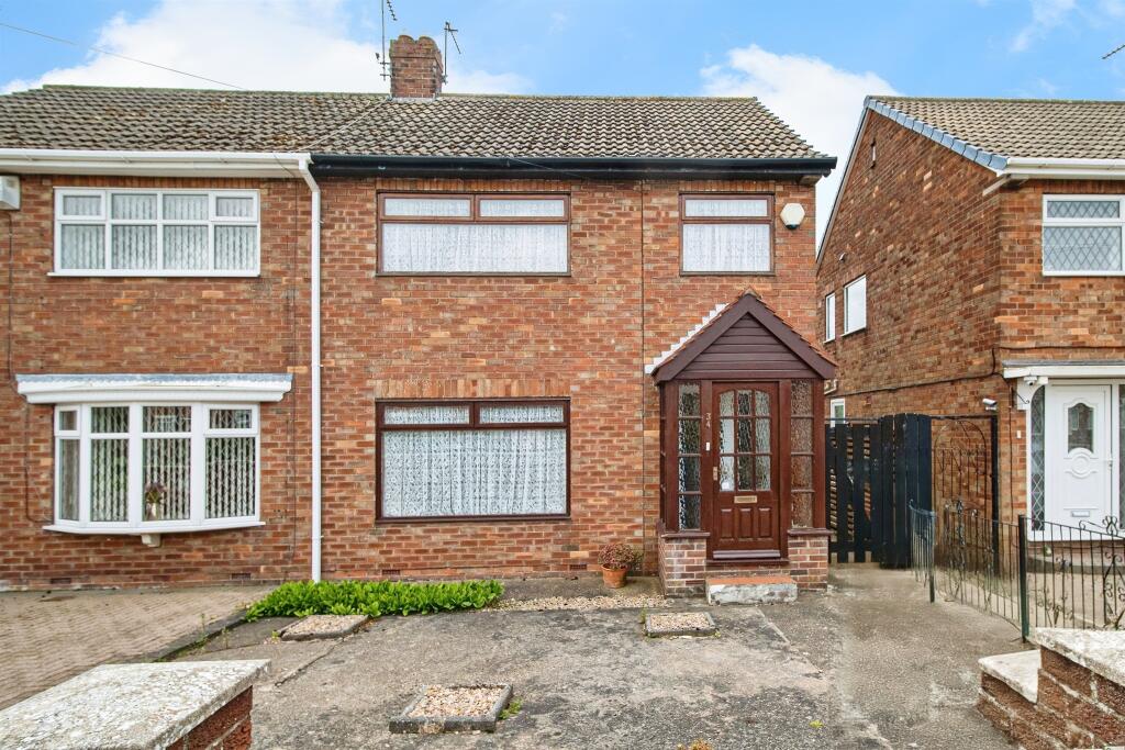 3 bedroom semidetached house for sale in Galfrid Road, Bilton, Hull, HU11