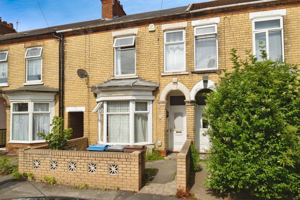 5 bedroom terraced house