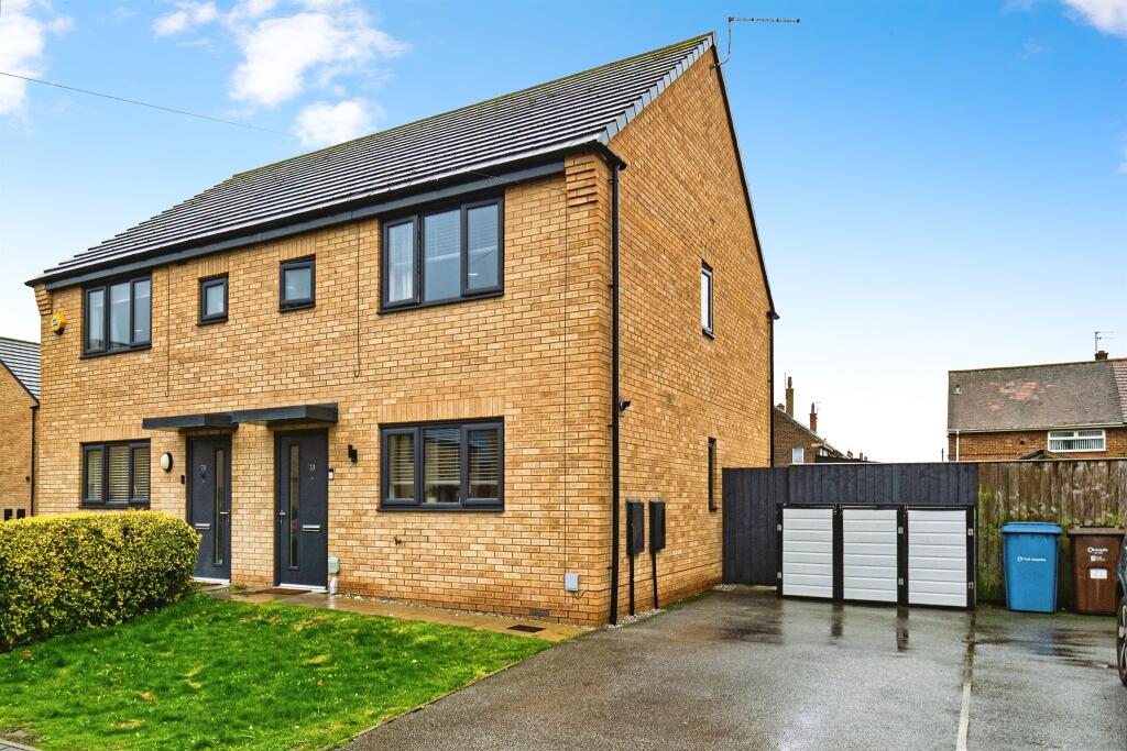 Main image of property: Canister Close, Hull