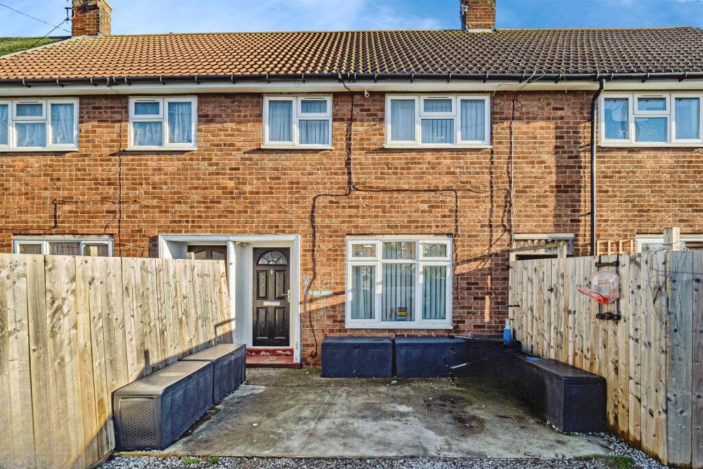 Main image of property: Romford Grove, Hull