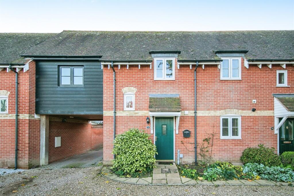 2 bedroom semidetached house for sale in Black Barn Close, Lower