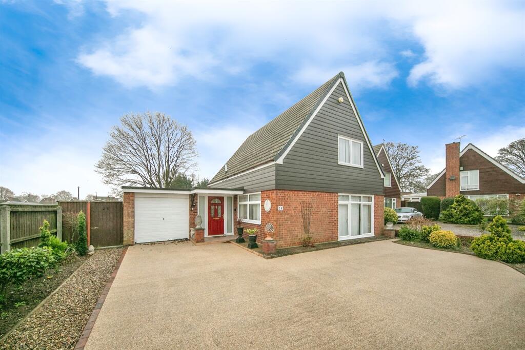 2 bedroom bungalow for sale in Sandringham Close, Ipswich, IP2