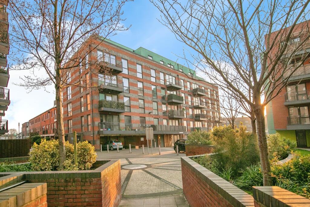 2 bedroom apartment for sale in Barnard Square, Ipswich, IP2