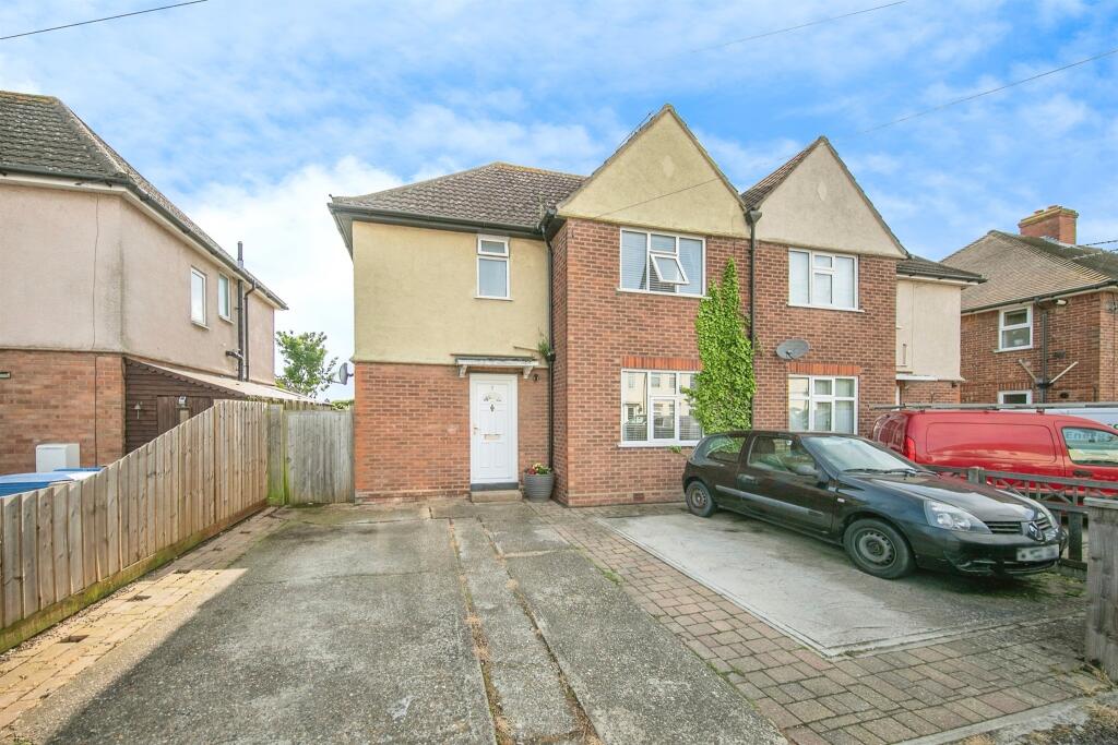 3 bedroom semidetached house for sale in Shakespeare Road, Ipswich, IP1