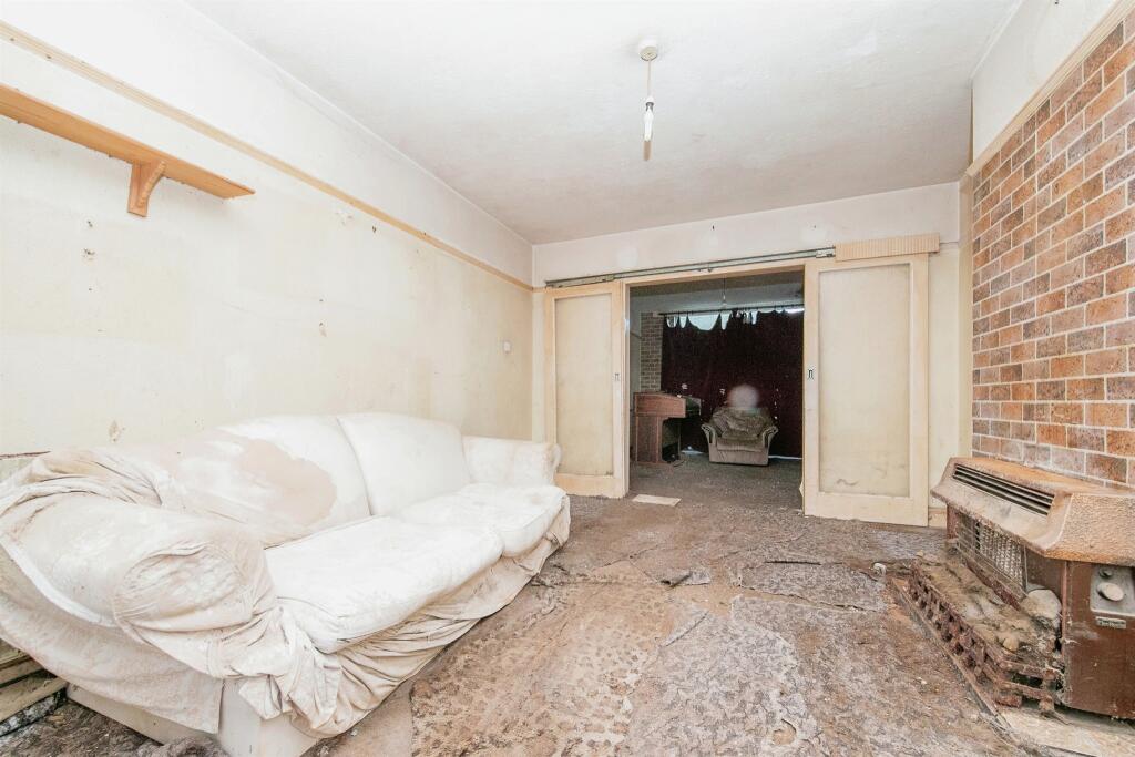 3 bedroom semidetached house for sale in Norwich Road, IPSWICH, IP1