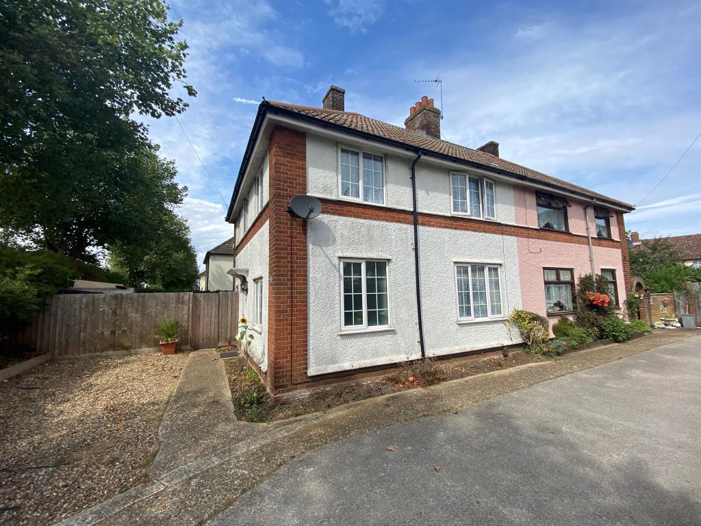 3 bedroom semidetached house for sale in Nacton Road, Ipswich, IP3