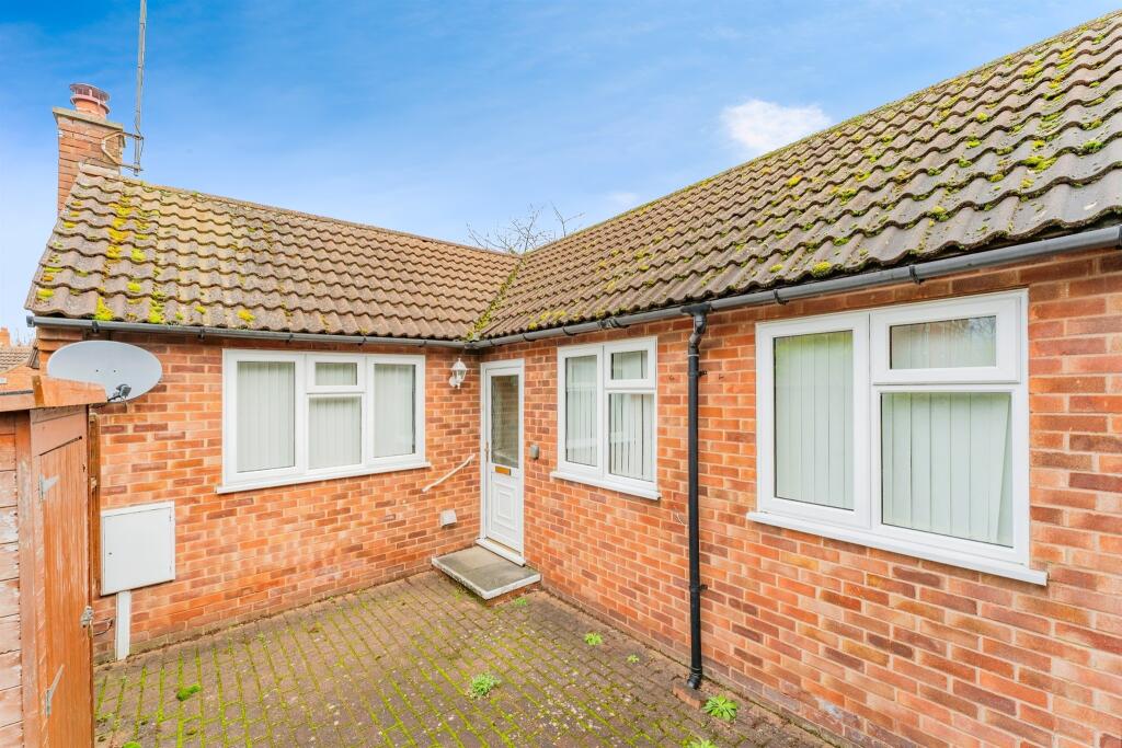 Main image of property: Broadway, Kettering