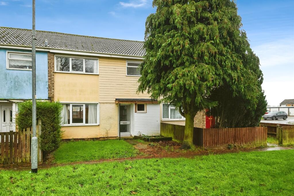 3 bedroom terraced house for sale in Kings Green, KING'S LYNN, PE30